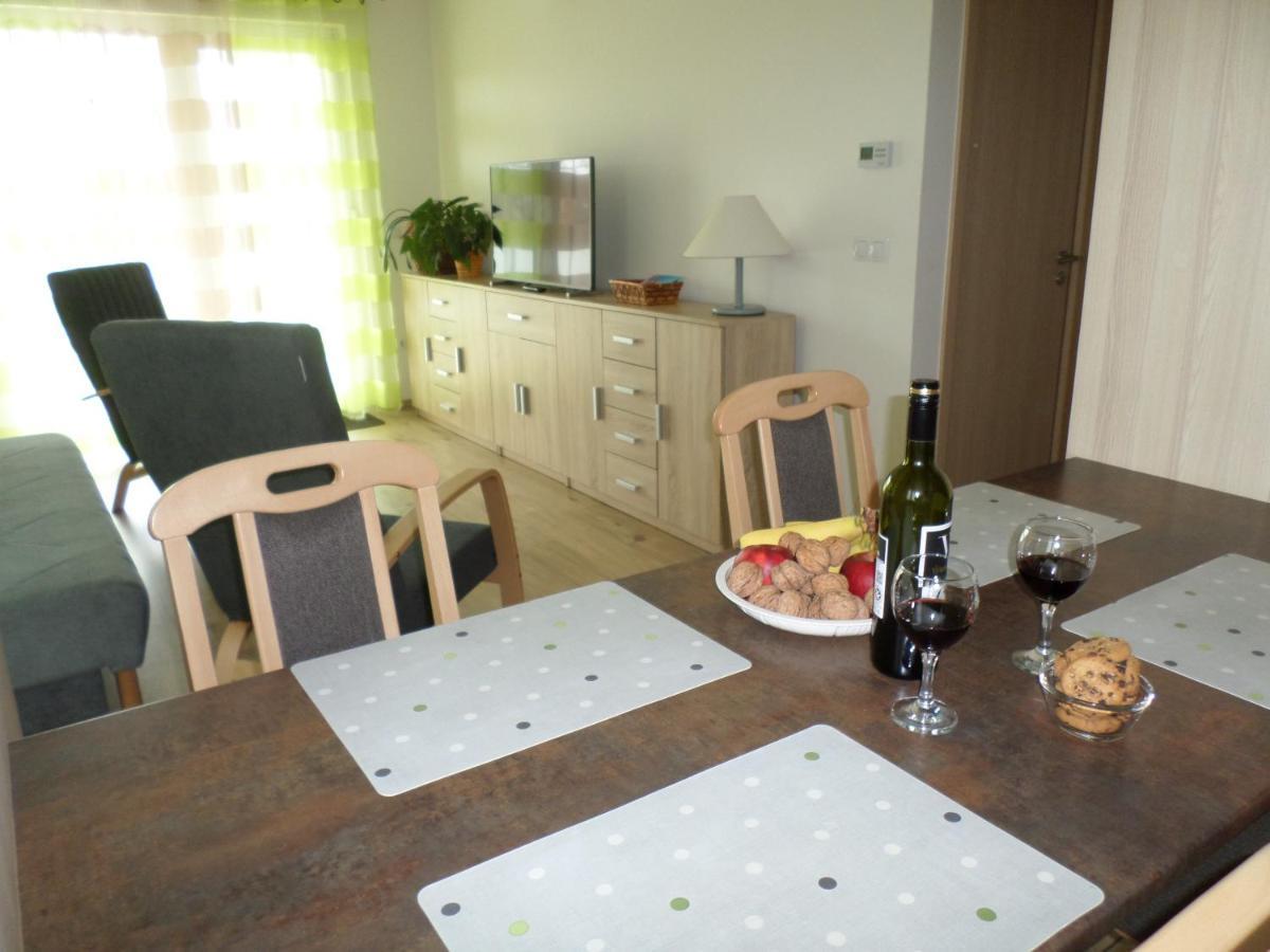 Lakoparki Apartman Veszprem Ngoại thất bức ảnh