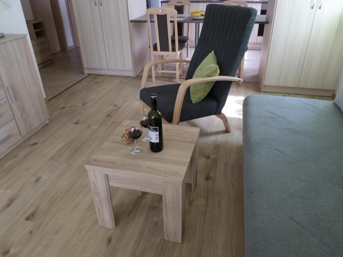 Lakoparki Apartman Veszprem Ngoại thất bức ảnh