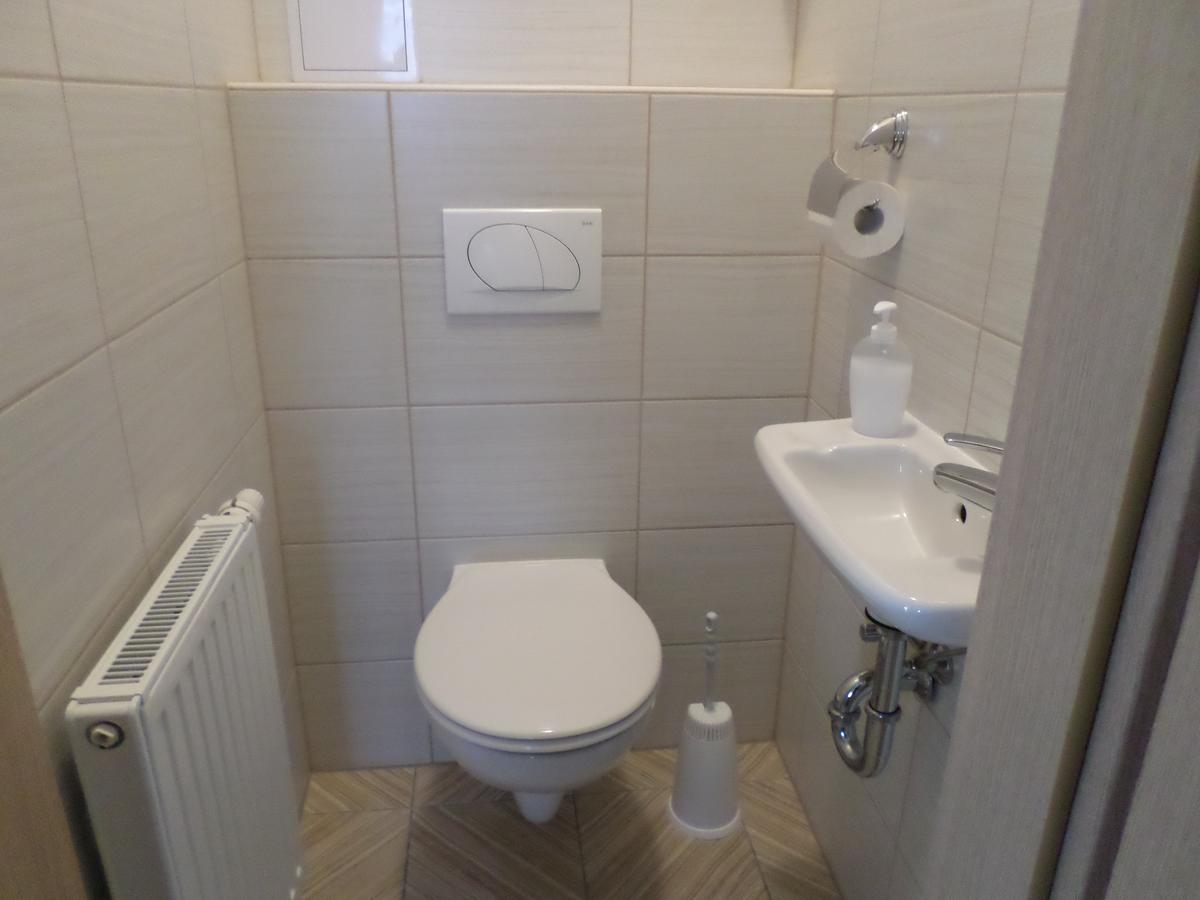 Lakoparki Apartman Veszprem Ngoại thất bức ảnh