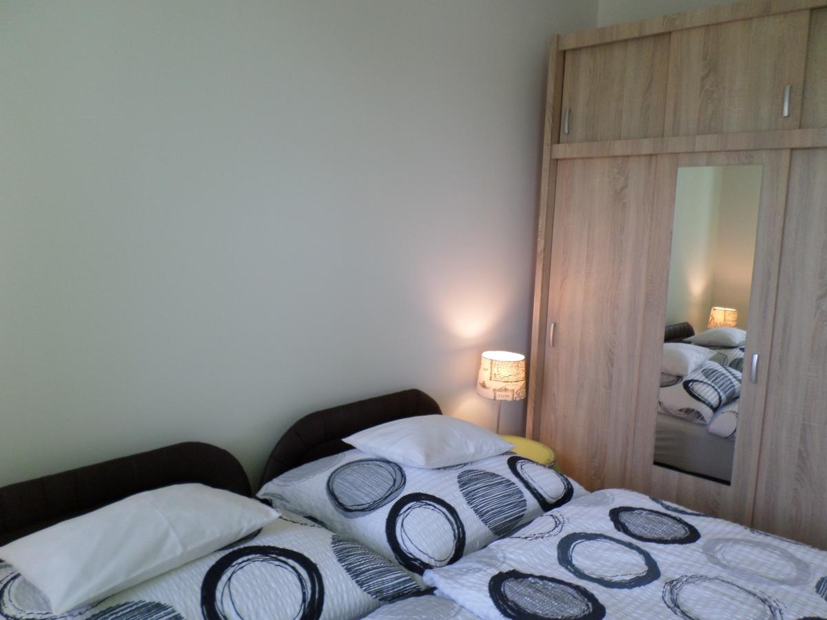 Lakoparki Apartman Veszprem Ngoại thất bức ảnh